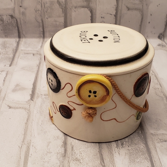 Fred Roberts Bucket of Buttons - Picture 4 of 11